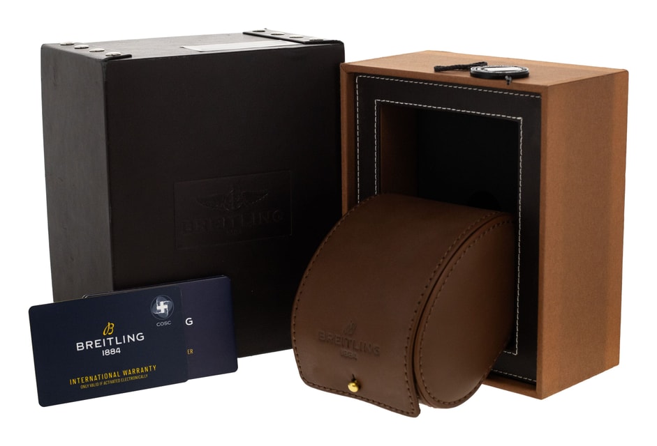 Breitling Navitimer Chronograph GMT 46 A24322 Image 4